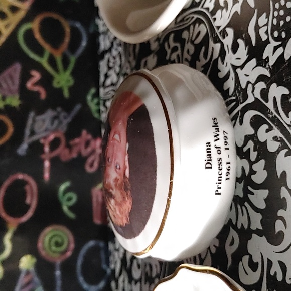 Triple pack of Lady Dianna memorbilia - Picture 4 of 6